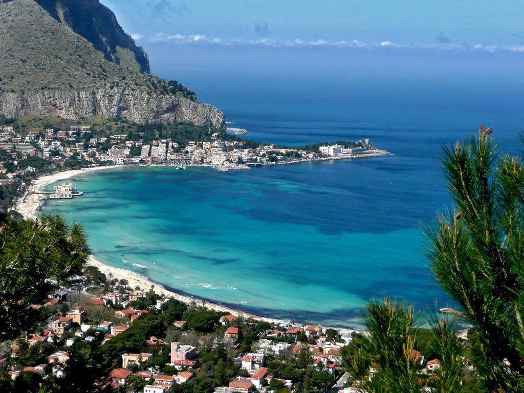 Apartment In A Villa A Mondello Exterior foto